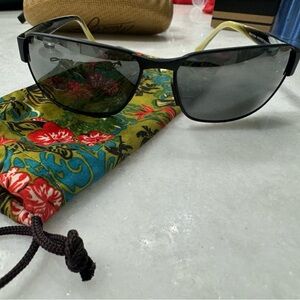 Men’s Maui Jim polarized sunglasses in black coral